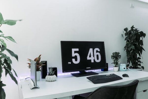 Clutter Free Desk